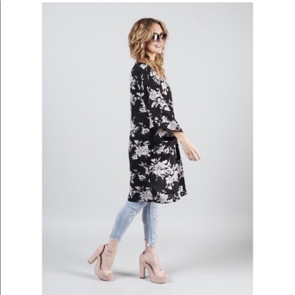 SPIRITUAL GANGSTER MAYA KIMONO ROBE WRAP - Picture 4 of 14